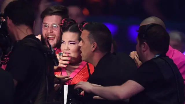 نتا در میان شگفتی اسرائیلی‌ها و گروه موسیقی خود