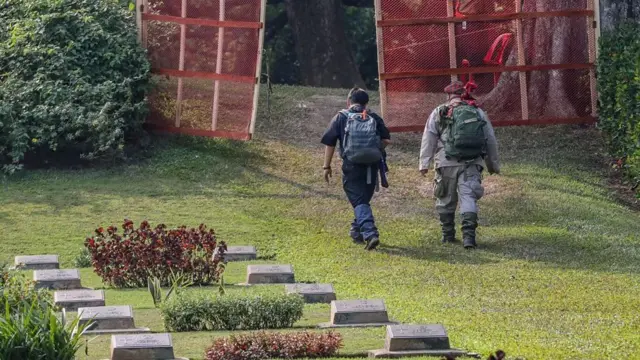 ময়নামতি ক্যান্টনমেন্ট এলাকায় অবস্থিত এই ওয়ার সিমেট্রি বা যুদ্ধ সমাধিক্ষেত্র