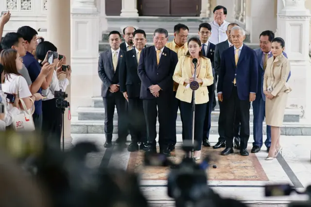 นายกฯ อุ๊งอิ๊ง และแกนนำพรรคร่วมรัฐบาลที่ร่วมวง ครม. ของเธอ