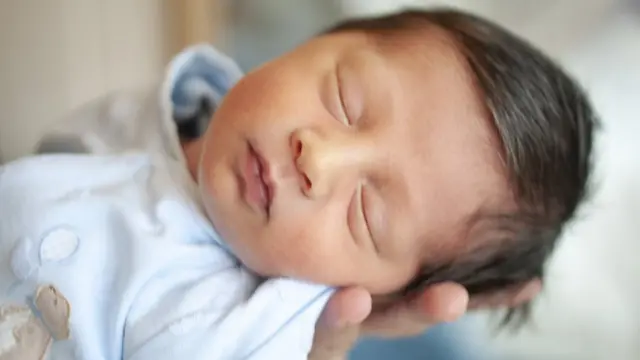 新生婴儿