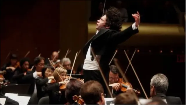 মাত্র ১৫ মিনিট ক্লাসিক্যাল মিউজিক শুনতে পেরেছিলেন ভিক্টর