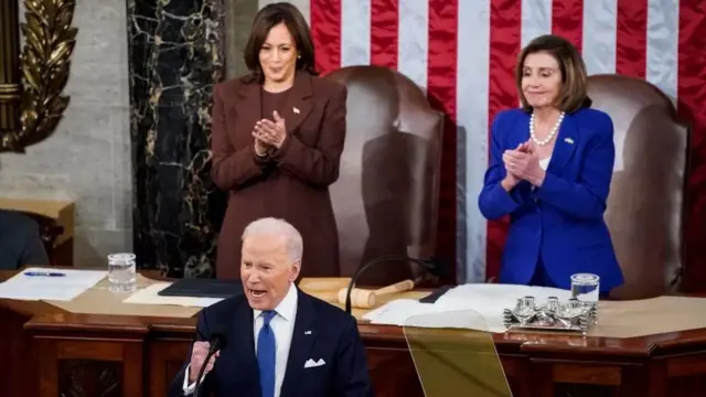 دموکرات‌ها در دوره ریاست جمهوری بایدن کنگره را در اختیار داشتند ولی این وضعیت ممکن است پس از انتخابات میان‌دوره‌ای تغییر کند