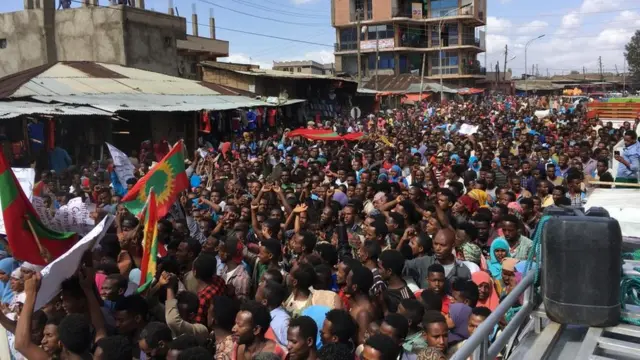 Hiriira mormii lafa Finfiinnee Awadaayitti bahame