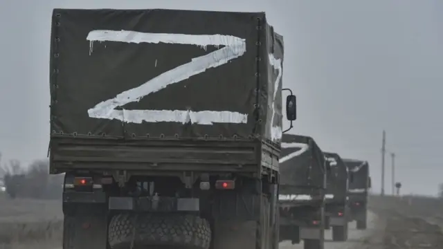 Vehículos rusos ingresando a Ucrania