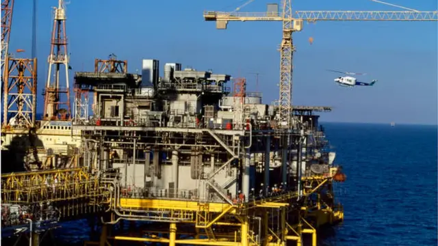 منصة نفطية سعودية في الخليج