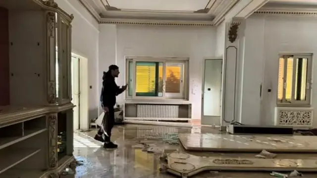 Rezidencija Bašara al-Asada gotovo prazna