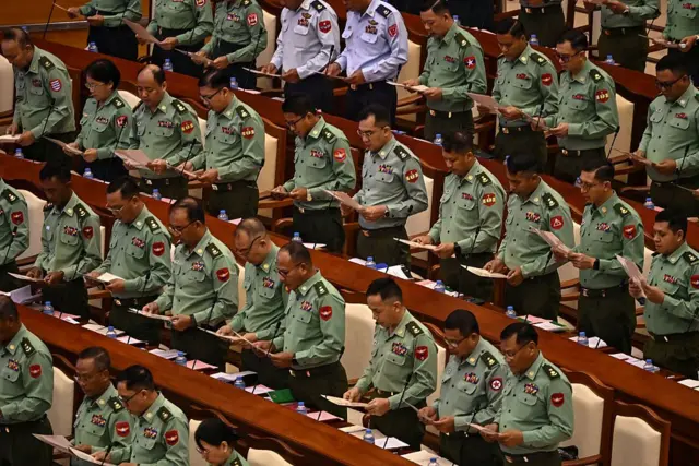 Военные в парламенте Мьянмы 