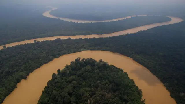 Kabut asap akibat kebakaran hutan di Kalimantan