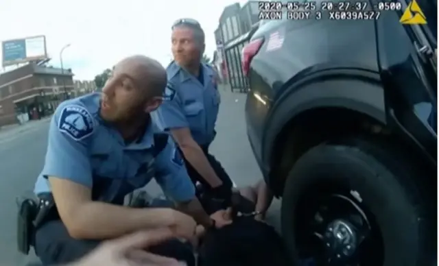 අතිරේක වෛද්‍ය කණ්ඩායමක් ෆ්ලොයිඩ් වැටීසිටින ස්ථානයට පැමිණි මොහොත