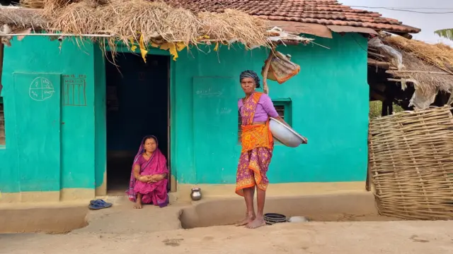 आदिवासी महिला