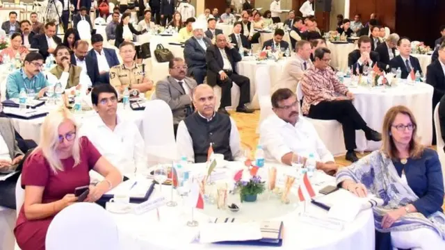 డిప్లమాటిక్ ఔట్రీచ్