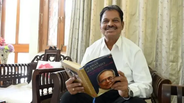 कन्हैया लाल बैरवा, आयपीएस बॅच 1977 चे अधिकारी आहेत, त्यांनी राजस्थान पोलीस दलात जवळपास 35 वर्षे महत्त्वाच्या पदांवर काम केलं आहे
