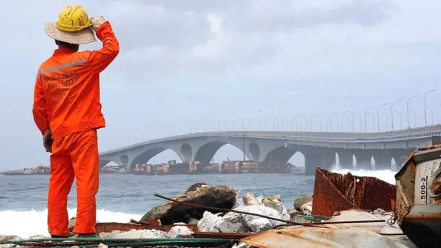 माले और हुलहुले के बीच बनता सिनामाले ब्रिज