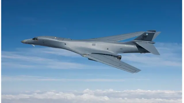 B-1B LANCER