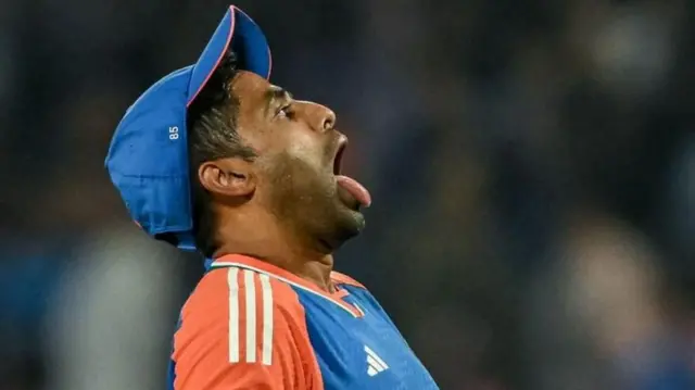 सूर्यकुमार यादव स्वत: शून्यावर बाद झाला आणि भारताचे फक्त 13 धावांवर तीन गडी बाद झाले होते, तर 79 धावांवर पाच गडी बाद झाले होते