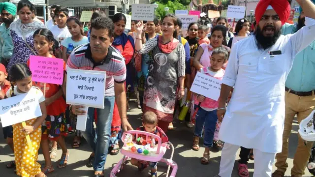 ਸਿੱਖਿਆ ਮੰਤਰੀ ਓਪੀ ਸੋਨੀ ਦੇ ਘਰ ਦਾ ਘਿਰਾਓ ਜਾਂਦੇ ਵੱਖ-ਵੱਖ ਵਿਭਾਗਾਂ ਦੇ ਮੁਲਾਜ਼ਮ