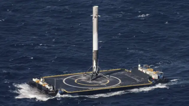 「ファルコン9」は地球に再着陸するよう設計されている