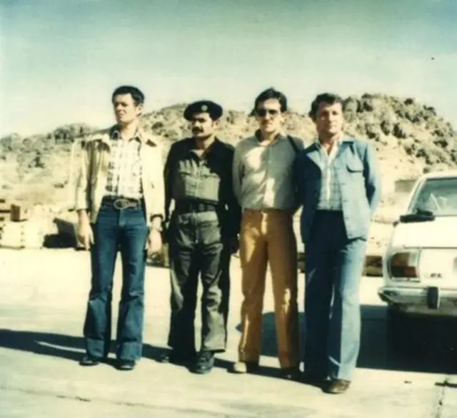 பிரெஞ்ச் கமாண்டோக்கள், இடது புறம் பால் பார்ரில்.