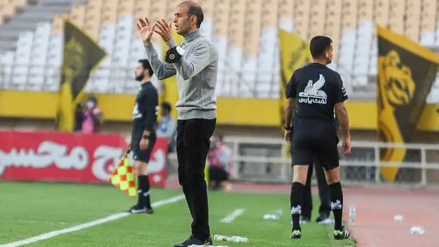 محرم نویدکیا تیمش را به صدر جدول رساند