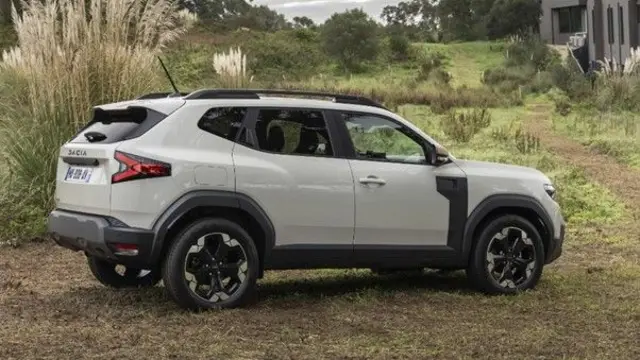 قیمت پایه نسل کنونی داچیا داستر نزدیک ۱۸ هزار یورو است