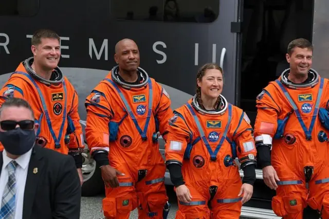 நிலவின் மறுபக்கத்தில் அப்படி என்ன இருக்கிறது? உலக நாடுகள் ஆர்வம் காட்டுவது ஏன்?