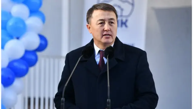 Вице-премьер-министр Замирбек Аскаров