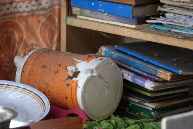 Aqalka hoobiyuhu ku habsaday