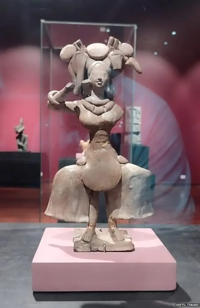 डांसिंग गर्ल