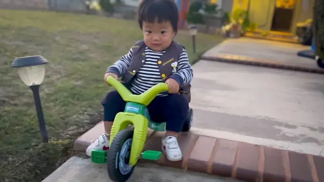 اولیور چو لوبې کوي