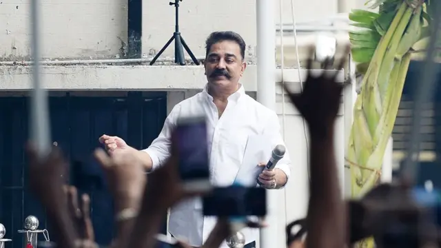 ' காங்கிரஸ் அணியில் இணைய கமல் சிக்னல்'