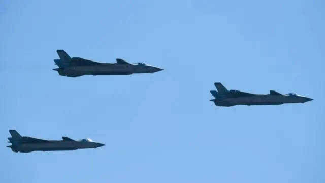 چینگدو J-20 جنگی طیارے