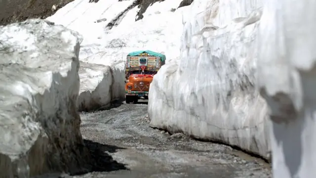 જમ્મુ- શ્રીનગર રાજમાર્ગ