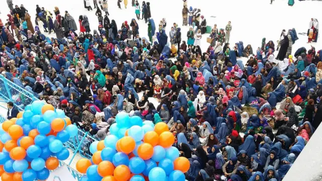 تصویری از مزار شریف