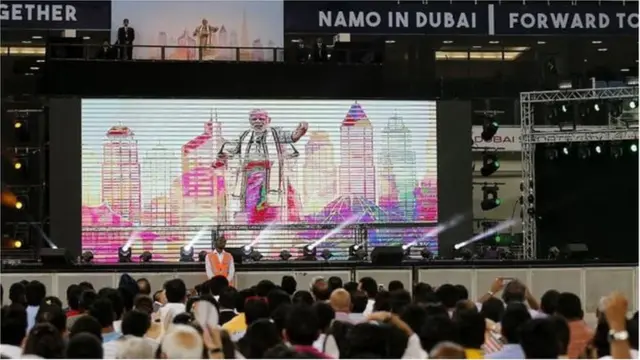 UAE मध्ये एकूण लोकसंख्येपैकी 30 टक्के लोक भारतीय वंशाचे स्थलांतरित आहेत.