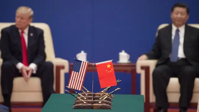 Presiden AS Donald Trump dan Presiden Cina Xi Jinping dalam pertemuan para pemimpin bisnis di Balai Agung Rakyat di Beijing, 9 November 2017.