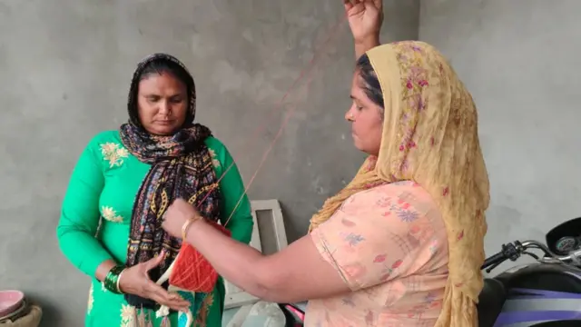 ਬੁਣਕਰ ਔਰਤਾਂ