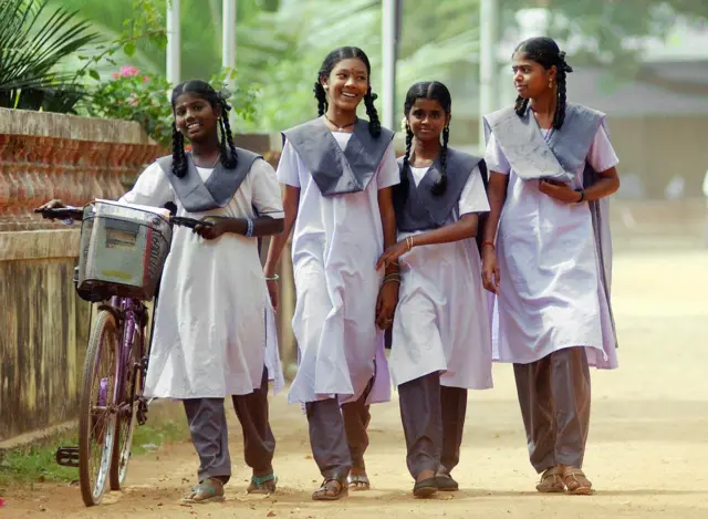 স্কুল শিশুদের দেয়া এই পরামর্শ নিয়ে প্রশ্ন তুলছেন অনেকে