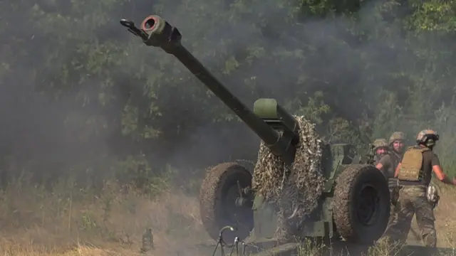 Soldiers of an artillery unit