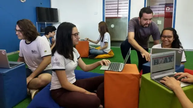 Aula com fake newsjogar na loto pela internetescola do interiorjogar na loto pela internetSão Paulo