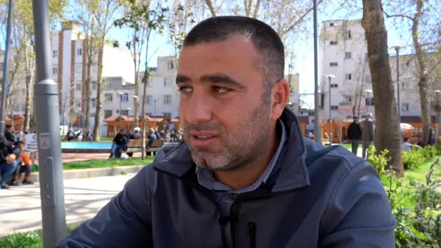 AKP seçmeni Gaffari Daş hem üzgün hem buruk hisettiğini söylüyor.