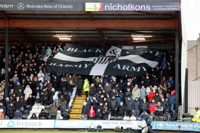 navijači grimzbi tauna