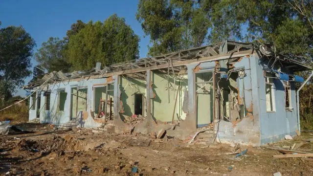 ဒီဇင်ဘာ ၁၇ ရက်က လေကြောင်းဗုံးကြဲခံလိုက်ရတဲ့ ရေဦး၊ တမာတောရွာက ဆေးခန်း