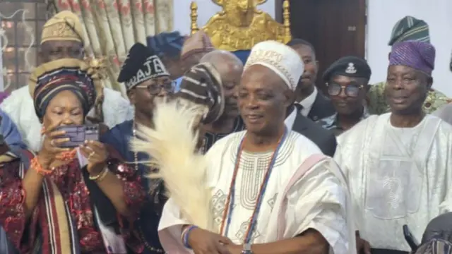 Aworan Oba Adewolu Ladoja 