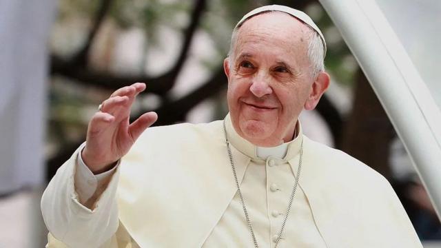 프란치스코 교황은 사람들이 축복받을 때 '도덕적 무결성'이 필요한 것은 아니라고 말했다