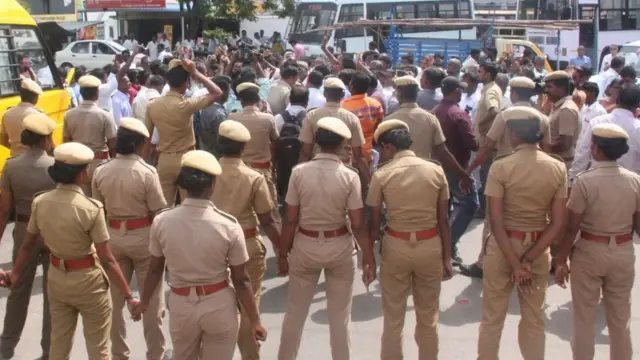 முற்றுகைப் போராட்டம்