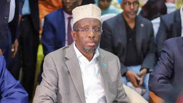 Madaxweynihii hore ee Soomaaliya, Shariif Sheekh Axmed