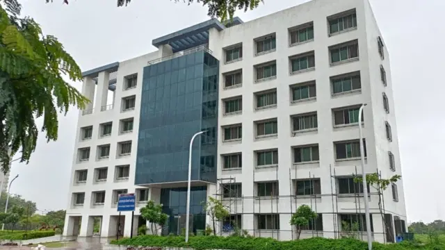 मुंबई विद्यापीठाच्या कलिना कॅम्पसमधील आंतरराष्ट्रीय विद्यार्थ्यांचे वसतिगृह