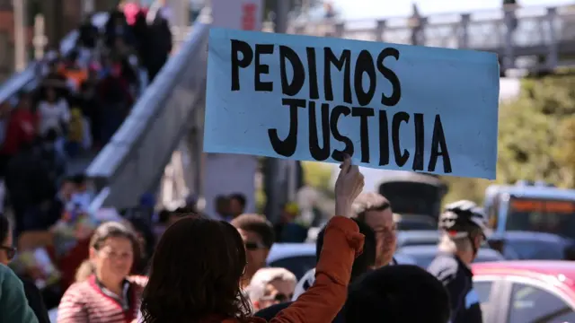 Decenas de personas exigieron justicia a las afueras de la clínica donde permanecía Uribe Noguera, el principal sospechoso del homicidio.