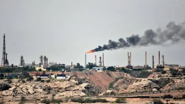 அடுத்தடுத்து தடை விதிக்கும் அமெரிக்கா - தாங்குமா இரான்?