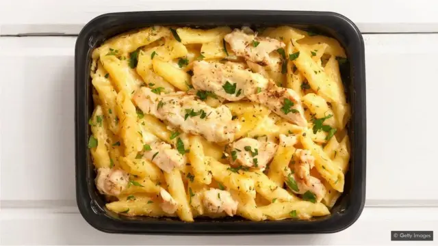 Lorsqu'ils sont exposés à la chaleur, les additifs plastiques comme les phtalates peuvent se décomposer et s'infiltrer dans les aliments.